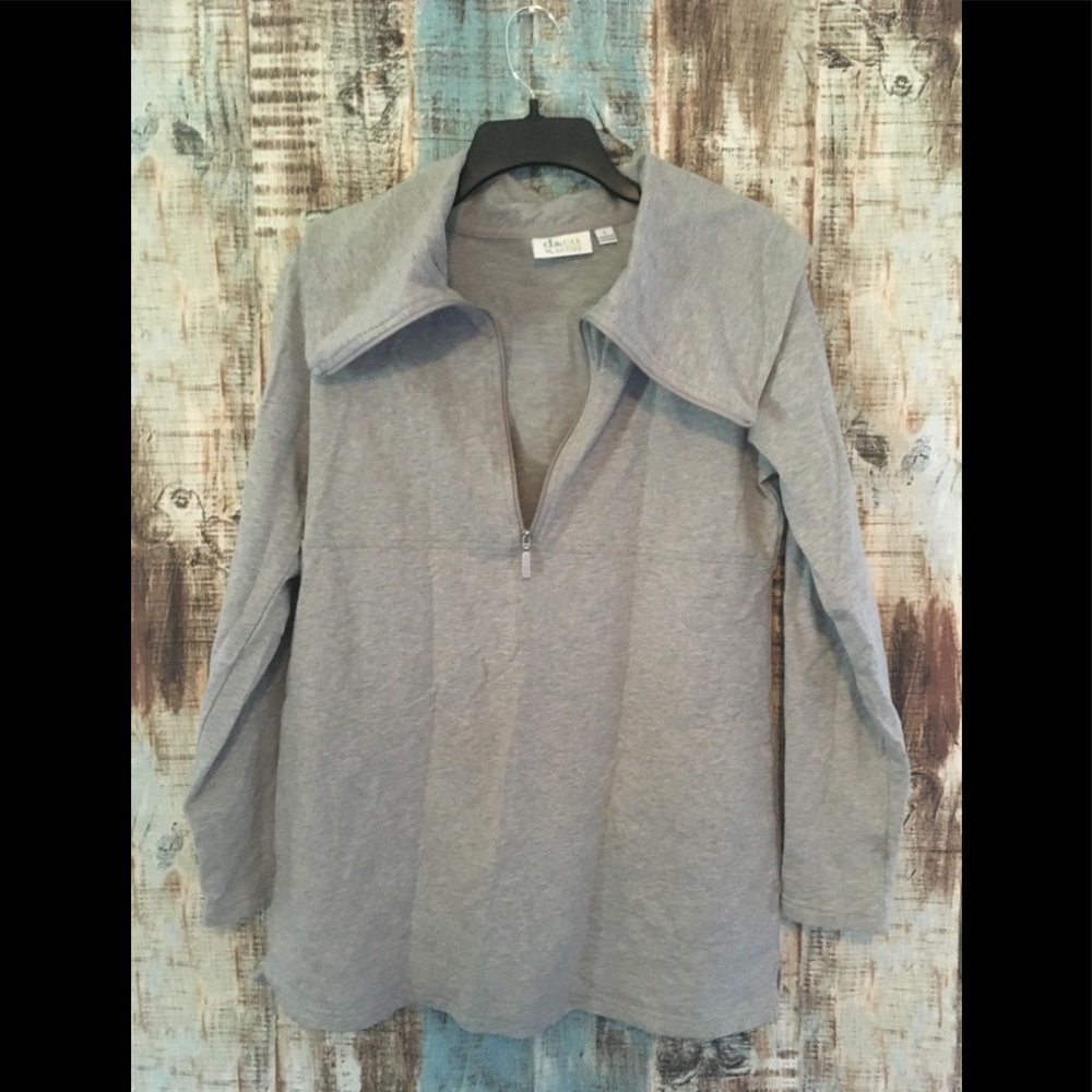 Grey sweatshirt